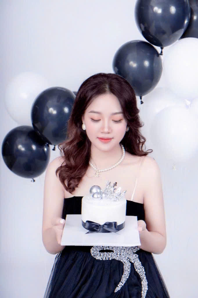 Chụp ảnh sinh nhật BMT